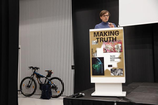 Vienna Art Week - Open Studio Days Line Up: Outside the Box – wissenschaftliche und künstlerische Erzählweisen im Spannungsfeld von Humanismus, Feminismus und Digital Data (Auditorium Angewandte, 17.11.2019) https://www.viennaartweek.at | Foto: eSeL Foto: eSeL.at - Lorenz Seidler