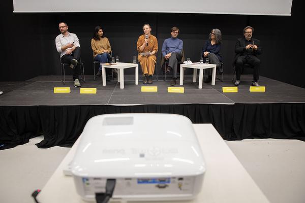 Vienna Art Week - Open Studio Days Line Up: Outside the Box – wissenschaftliche und künstlerische Erzählweisen im Spannungsfeld von Humanismus, Feminismus und Digital Data (Auditorium Angewandte, 17.11.2019) https://www.viennaartweek.at | Foto: eSeL Foto: eSeL.at - Lorenz Seidler
