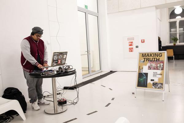 Vienna Art Week - Open Studio Days Line Up: Lisl Ponger &  Karin Ferrari im Gespräch mit Kuratorin Angela Stief (Auditorium Angewandte, 17.11.2019) https://www.viennaartweek.at | Foto: eSeL Foto: eSeL.at - Lorenz Seidler
