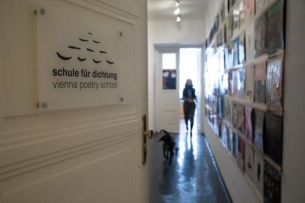 Schule für Dichtung: Vinyl Poetics (25.9.2019 - 28.2.2020) https://esel.at/termin/103047/vinyl-poetics | Foto: eSeL Foto: eSeL.at - Lorenz Seidler