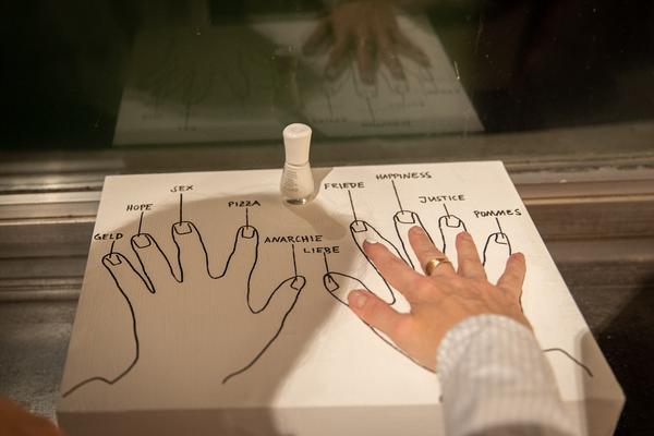 das weisse haus: "„Wie wir arbeiten wollen – Kollektives Handeln und künstlerische Komplizinnenschaft“(02.10. – 9.11.2019) https://w.dasweissehaus.at | Foto: eSeL Foto: eSeL.at - Lorenz Seidler