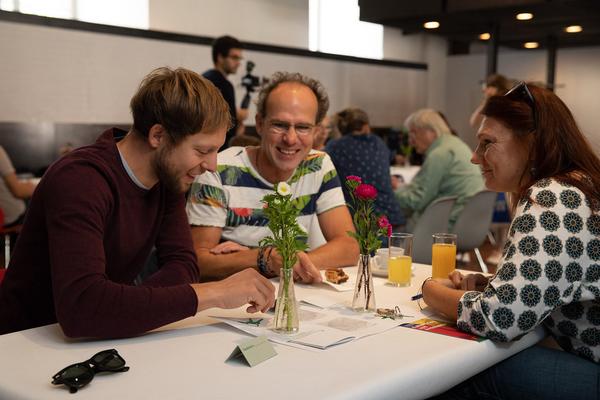 AzW Stadtlabor: Wie Wir Wohnen. Schlüsselübergabe (21.9.2019) https://stadtlabore.wien.gv.at/site/willst-du-hier-wohnen | Foto: eSeL Foto: eSeL.at - Lorenz Seidler
