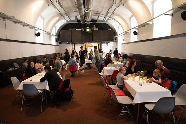 AzW Stadtlabor: Wie Wir Wohnen. Schlüsselübergabe (21.9.2019) https://stadtlabore.wien.gv.at/site/willst-du-hier-wohnen | Foto: eSeL Foto: eSeL.at - Lorenz Seidler