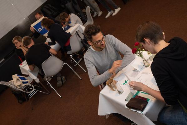 AzW Stadtlabor: Wie Wir Wohnen. Schlüsselübergabe (21.9.2019) https://stadtlabore.wien.gv.at/site/willst-du-hier-wohnen | Foto: eSeL Foto: eSeL.at - Lorenz Seidler