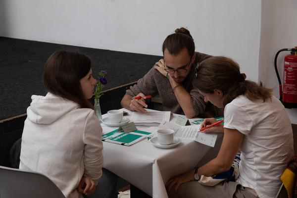 AzW Stadtlabor: Wie Wir Wohnen. Schlüsselübergabe (21.9.2019) https://stadtlabore.wien.gv.at/site/willst-du-hier-wohnen | Foto: eSeL Foto: eSeL.at - Lorenz Seidler