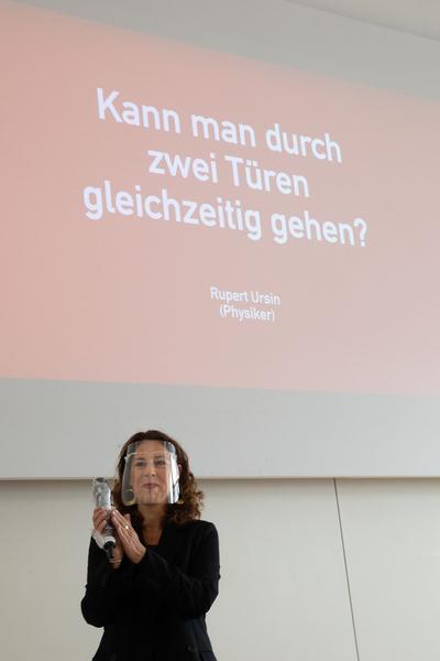 Zoom Kindermuseum: Wiener Kindervorlesung: Rupert Ursin - Kann man durch zwei Türen gleichzeitig gehen? (18.10.2020) https://www.kindermuseum.at/wiener_kindervorlesungen | Foto: eSeL Foto: eSeL.at - Lorenz Seidler