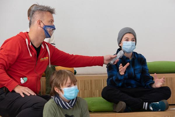 Zoom Kindermuseum: Wiener Kindervorlesung: Rupert Ursin - Kann man durch zwei Türen gleichzeitig gehen? (18.10.2020) https://www.kindermuseum.at/wiener_kindervorlesungen | Foto: eSeL Foto: eSeL.at - Lorenz Seidler