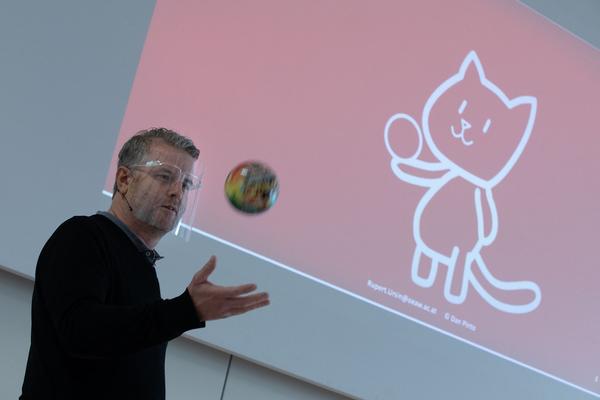 Zoom Kindermuseum: Wiener Kindervorlesung: Rupert Ursin - Kann man durch zwei Türen gleichzeitig gehen? (18.10.2020) https://www.kindermuseum.at/wiener_kindervorlesungen | Foto: eSeL Foto: eSeL.at - Lorenz Seidler