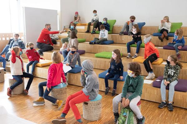 Zoom Kindermuseum: Wiener Kindervorlesung: Rupert Ursin - Kann man durch zwei Türen gleichzeitig gehen? (18.10.2020) https://www.kindermuseum.at/wiener_kindervorlesungen | Foto: eSeL Foto: eSeL.at - Lorenz Seidler