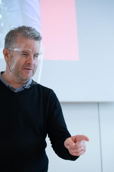 Zoom Kindermuseum: Wiener Kindervorlesung: Rupert Ursin - Kann man durch zwei Türen gleichzeitig gehen? (18.10.2020) https://www.kindermuseum.at/wiener_kindervorlesungen | Foto: eSeL Foto: eSeL.at - Lorenz Seidler