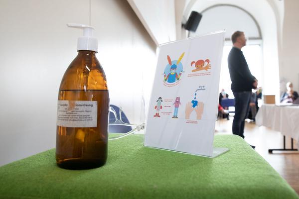 Zoom Kindermuseum: Wiener Kindervorlesung: Rupert Ursin - Kann man durch zwei Türen gleichzeitig gehen? (18.10.2020) https://www.kindermuseum.at/wiener_kindervorlesungen | Foto: eSeL Foto: eSeL.at - Lorenz Seidler