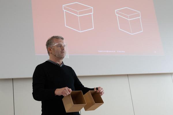 Zoom Kindermuseum: Wiener Kindervorlesung: Rupert Ursin - Kann man durch zwei Türen gleichzeitig gehen? (18.10.2020) https://www.kindermuseum.at/wiener_kindervorlesungen | Foto: eSeL Foto: eSeL.at - Lorenz Seidler