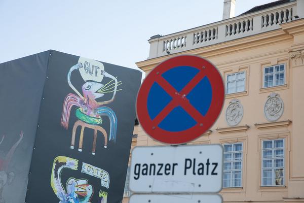 Q21: Alles wird Gut (MuseumsQuartier Vorplatz, seit 16.4.2020) http://www.q21.at | https://artis.love/wrk/alles-wird-gut-mq-wien | Foto: eSeL Foto: eSeL.at - Lorenz Seidler