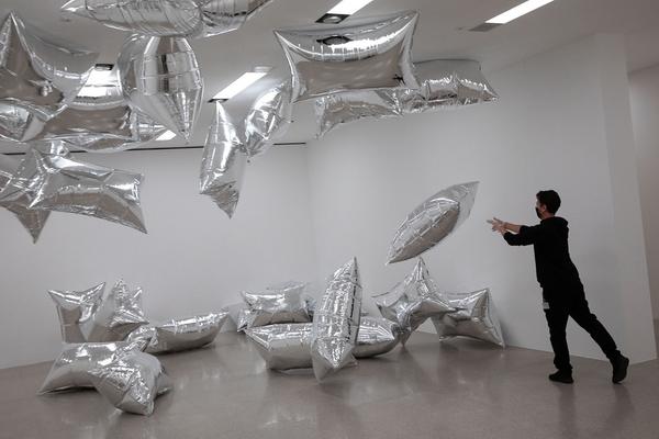mumok: Andy Warhol Exhibits. A glittering Alternative (25.9.2020 - 31.1.2021) https://www.mumok.at/de/events/andy-warhol-exhibits | Foto: eSeL Foto: eSeL.at - Lorenz Seidler
