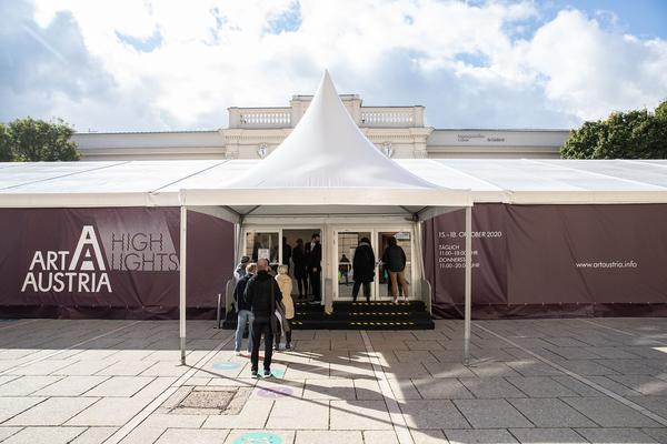 MQ Innenhof: Art Austria Highlights
(15.10.- 18.10.2020) https://esel.at/termin/107268 | Foto: eSeL Foto: eSeL.at - Lorenz Seidler