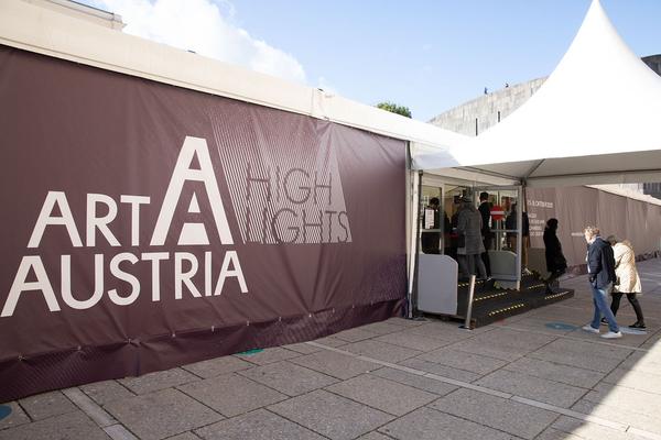 MQ Innenhof: Art Austria Highlights
(15.10.- 18.10.2020) https://esel.at/termin/107268 | Foto: eSeL Foto: eSeL.at - Lorenz Seidler
