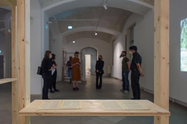 xhibit E: Preisverleihuung Birgit-Jürgenssen-Preis 2020: Jannik Franzen (17.9.2020) https://www.akbild.ac.at/Portal/universitaet/uber-uns/news/birgit-juergenssen-preis-2020-geht-an-jannik-franzen | Foto: eSeL.at - Joanna Pianka