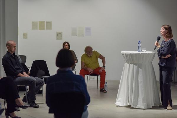 xhibit E: Preisverleihuung Birgit-Jürgenssen-Preis 2020: Jannik Franzen (17.9.2020) https://www.akbild.ac.at/Portal/universitaet/uber-uns/news/birgit-juergenssen-preis-2020-geht-an-jannik-franzen | Foto: eSeL.at - Joanna Pianka