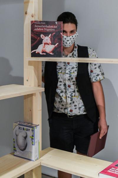 xhibit E: Preisverleihuung Birgit-Jürgenssen-Preis 2020: Jannik Franzen (17.9.2020) https://www.akbild.ac.at/Portal/universitaet/uber-uns/news/birgit-juergenssen-preis-2020-geht-an-jannik-franzen | Foto: eSeL.at - Joanna Pianka