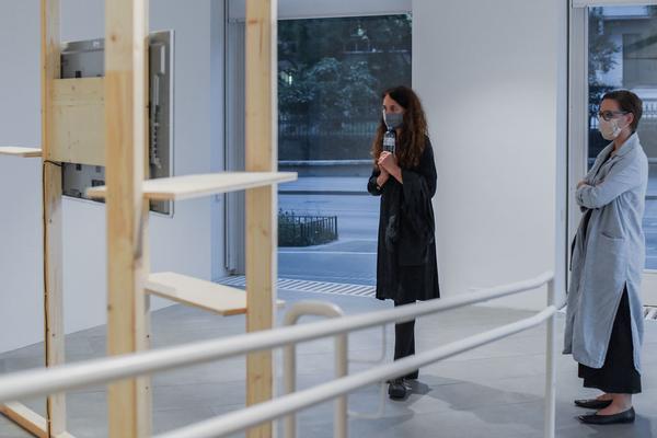 xhibit E: Preisverleihuung Birgit-Jürgenssen-Preis 2020: Jannik Franzen (17.9.2020) https://www.akbild.ac.at/Portal/universitaet/uber-uns/news/birgit-juergenssen-preis-2020-geht-an-jannik-franzen | Foto: eSeL.at - Joanna Pianka