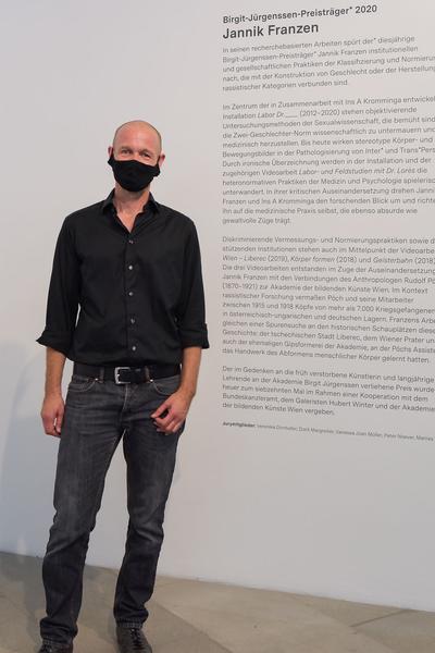 xhibit E: Preisverleihuung Birgit-Jürgenssen-Preis 2020: Jannik Franzen (17.9.2020) https://www.akbild.ac.at/Portal/universitaet/uber-uns/news/birgit-juergenssen-preis-2020-geht-an-jannik-franzen | Foto: eSeL.at - Joanna Pianka