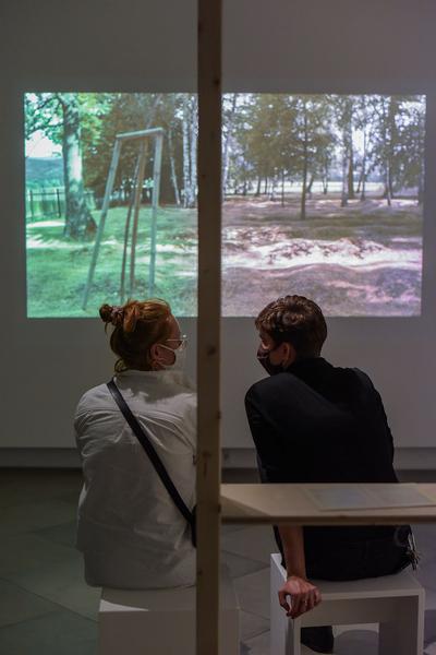 xhibit E: Preisverleihuung Birgit-Jürgenssen-Preis 2020: Jannik Franzen (17.9.2020) https://www.akbild.ac.at/Portal/universitaet/uber-uns/news/birgit-juergenssen-preis-2020-geht-an-jannik-franzen | Foto: eSeL.at - Joanna Pianka