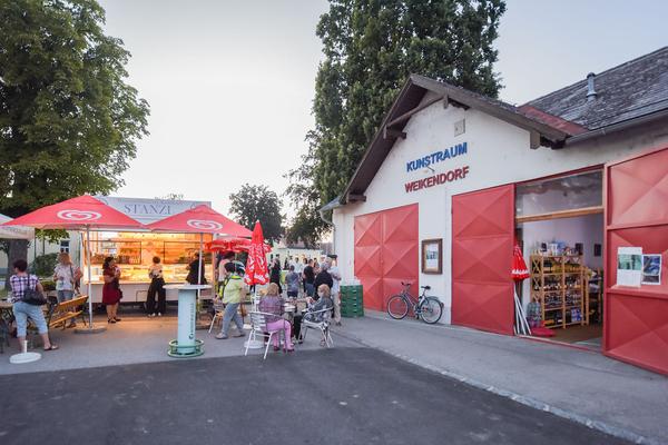 Kunst im öffentlichen Raum Niedersterreich: Blicke und Bewegungen: Innen und Außen - Nosferatu (21.8.2020) https://esel.at/termin/106189 | Foto: Joanna Pianka Foto: Joanna Pianka