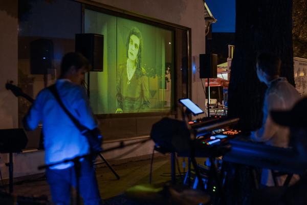Kunst im öffentlichen Raum Niedersterreich: Blicke und Bewegungen: Innen und Außen - Nosferatu (21.8.2020) https://esel.at/termin/106189 | Foto: Joanna Pianka Foto: Joanna Pianka