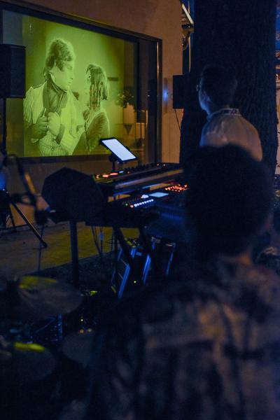 Kunst im öffentlichen Raum Niedersterreich: Blicke und Bewegungen: Innen und Außen - Nosferatu (21.8.2020) https://esel.at/termin/106189 | Foto: Joanna Pianka Foto: Joanna Pianka