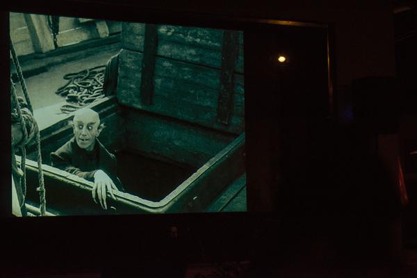 Kunst im öffentlichen Raum Niedersterreich: Blicke und Bewegungen: Innen und Außen - Nosferatu (21.8.2020) https://esel.at/termin/106189 | Foto: Joanna Pianka Foto: Joanna Pianka