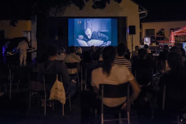 Kunst im öffentlichen Raum Niedersterreich: Blicke und Bewegungen: Innen und Außen - Nosferatu (21.8.2020) https://esel.at/termin/106189 | Foto: Joanna Pianka Foto: Joanna Pianka