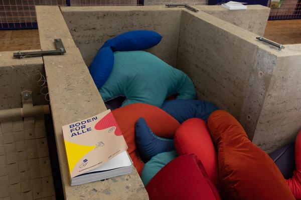Az W Architekturzentrum Wien: Boden für Alle! (9.12.2020 - 3.5.2021) https://www.azw.at/de/termin/boden-fuer-alle | Foto: eSeL Foto: eSeL.at - Lorenz Seidler