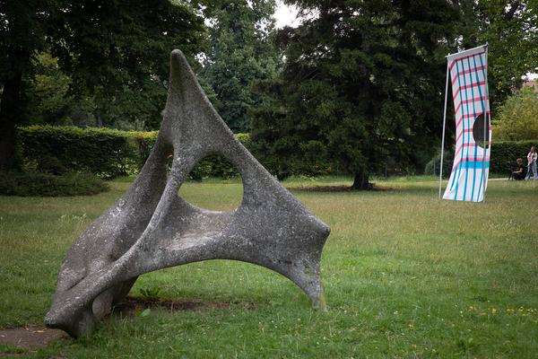 Belvedere 21: Community Outreach: Anita Fuchs: Spaziergangs Ruderalflora mit  Ernst Vitek & Skulpturengarten feat. Marlene Hausegger (16.7.2020)  https://esel.at/termin/106181 | Foto: eSeL Foto: eSeL.at - Lorenz Seidler