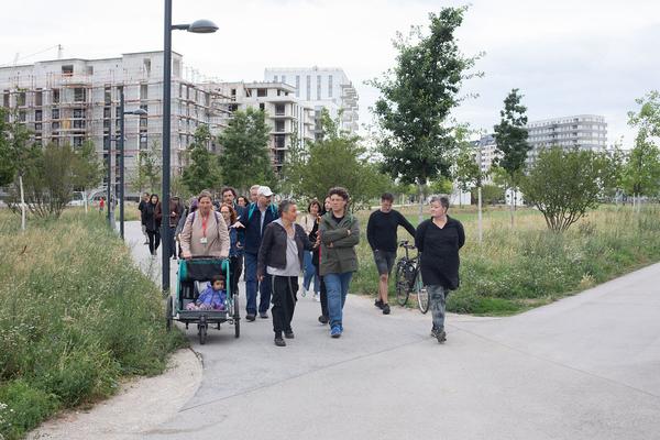 Belvedere 21: Community Outreach: Marlene Hausegger & Anita Fuchs: Spaziergangs Ruderalflora mit  Ernst Vitek. (16.7.2020)  https://esel.at/termin/106181 | Foto: eSeL Foto: eSeL.at - Lorenz Seidler