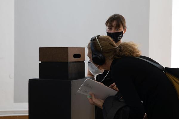 das weisse haus: "Stille Räume" - Abschlussausstellung 2019/2020 Schule Friedl Kubelka für künstlerische Photographie (8.9. - 17.10.2020, Eröffnung) https://w.dasweissehaus.at/exhibition/abschlussausstellung-stille-raeume | Foto: eSeL Foto: eSeL.at - Lorenz Seidler