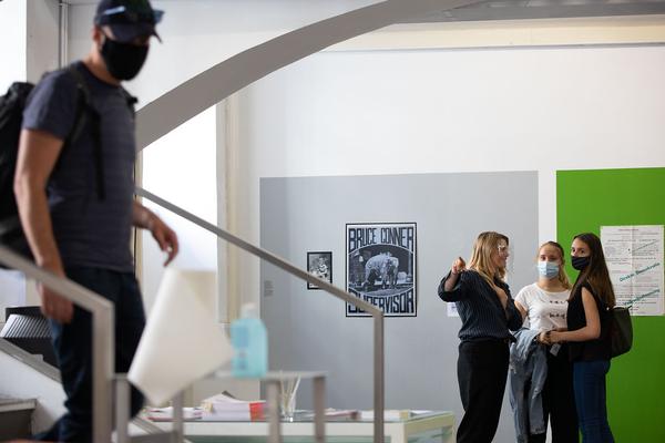 das weisse haus: Election Day (08.09. – 17.10.2020) https://w.dasweissehaus.at/exhibition/gruppenausstellung-election-day | Foto: eSeL Foto: eSeL.at - Lorenz Seidler
