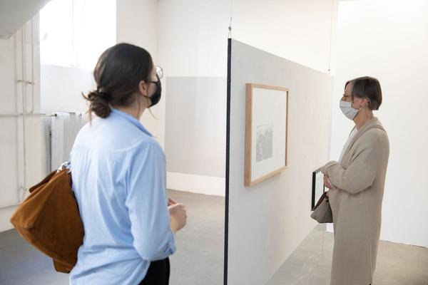 das weisse haus: "Stille Räume" - Abschlussausstellung 2019/2020 Schule Friedl Kubelka für künstlerische Photographie (8.9. - 17.10.2020, Eröffnung) https://w.dasweissehaus.at/exhibition/abschlussausstellung-stille-raeume | Foto: eSeL Foto: eSeL.at - Lorenz Seidler