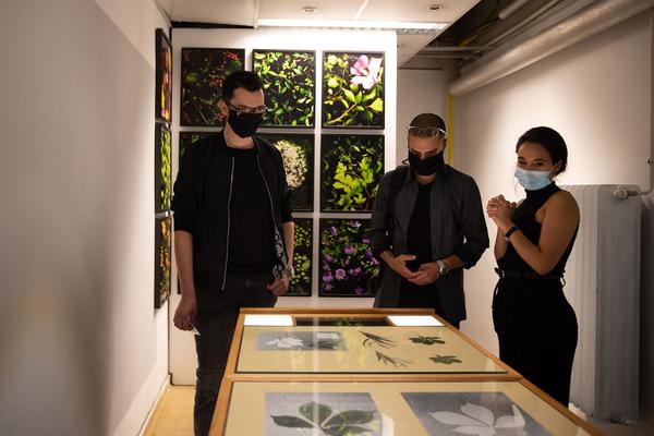 das weisse haus: "Stille Räume" - Abschlussausstellung 2019/2020 Schule Friedl Kubelka für künstlerische Photographie (8.9. - 17.10.2020, Eröffnung) https://w.dasweissehaus.at/exhibition/abschlussausstellung-stille-raeume | Foto: eSeL Foto: eSeL.at - Lorenz Seidler