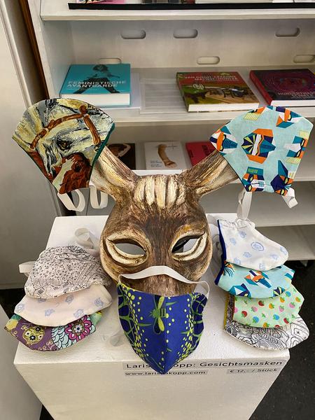 eSeL REZEPTION: Shop für Brauchbare Kunst - #1: Seifen und Gesichtsmasken von Künstlerinnenhand (MQ Q21 Schauräume, seit 15.4.2020) https://esel.at/termin/105343 | Foto: eSeL