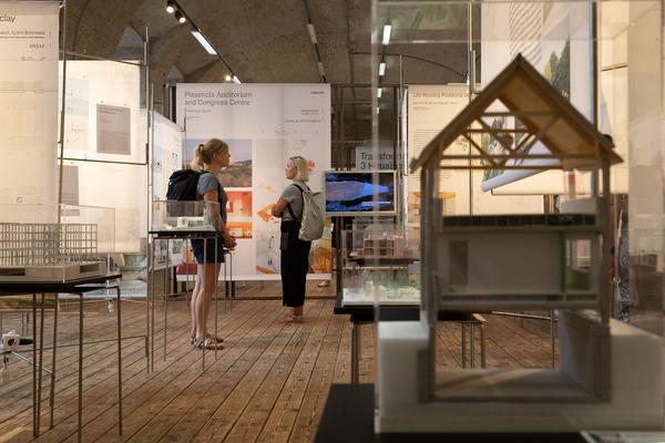 Az W Architeturzentrum Wien: Europas Beste Bauten - Mies van der  Rohe Award 2019 (30.7. - 12.10.2020) https://www.azw.at/de/termin/europas-beste-bauten-3 | Foto: eSeL Foto: eSeL.at - Lorenz Seidler