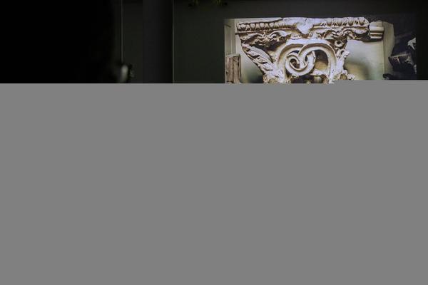 Kunsthalle Krems: Fiona Tan - "Mit der anderen Hand" (21.11.2020 - 14.02.2021) https://www.kunsthalle.at/de/ausstellungen/21-fiona-tan | Foto: eSeL Foto: eSeL.at - Lorenz Seidler