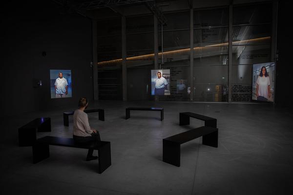 Kunsthalle Krems: Fiona Tan - "Mit der anderen Hand" (21.11.2020 - 14.02.2021) https://www.kunsthalle.at/de/ausstellungen/21-fiona-tan | Foto: eSeL Foto: eSeL.at - Lorenz Seidler