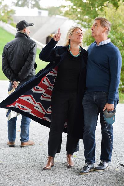 Kunst im öffentlichen Raum Niederösterreich: Flaka Haliti: Manufactured for the purpose of fainting (after screaming) (Schloßpark Grafenegg, 10.10.2020) https://esel.at/termin/106976/flaka-haliti-manufactured-for-the-purpose-of-fainting-after-screaming | Foto: Joanna Pianka Foto: eSeL.at - Joanna Pianka