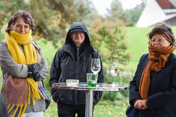 Kunst im öffentlichen Raum Niederösterreich: Flaka Haliti: Manufactured for the purpose of fainting (after screaming) (Schloßpark Grafenegg, 10.10.2020) https://esel.at/termin/106976/flaka-haliti-manufactured-for-the-purpose-of-fainting-after-screaming | Foto: Joanna Pianka Foto: eSeL.at - Joanna Pianka