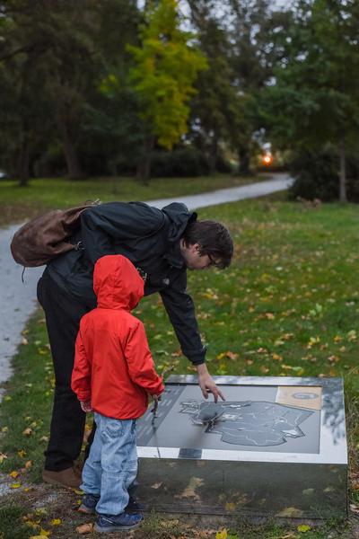 Kunst im öffentlichen Raum Niederösterreich: Flaka Haliti: Manufactured for the purpose of fainting (after screaming) (Schloßpark Grafenegg, 10.10.2020) https://esel.at/termin/106976/flaka-haliti-manufactured-for-the-purpose-of-fainting-after-screaming | Foto: Joanna Pianka Foto: eSeL.at - Joanna Pianka