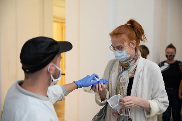 Kunstraum Niederösterreich: H13 2020 - Julischka Stengele "Ballast Existenz" (3.9.2020) http://www.kunstraum.net/de/ausstellungen/104-h13-2020-julischka-stengele | Foto: eSeL Foto: eSeL.at - Lorenz Seidler