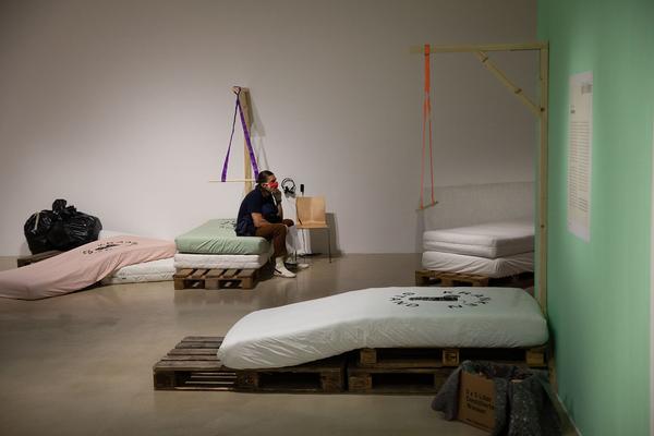 Kunstraum Niederösterreich: H13 2020 - Julischka Stengele "Ballast Existenz" (3.9.2020) http://www.kunstraum.net/de/ausstellungen/104-h13-2020-julischka-stengele | Foto: eSeL Foto: eSeL.at - Lorenz Seidler