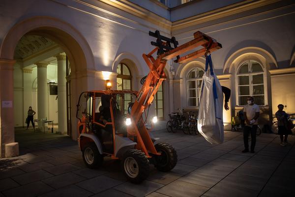 Kunstraum Niederösterreich: H13 2020 - Julischka Stengele "Ballast Existenz" (3.9.2020) http://www.kunstraum.net/de/ausstellungen/104-h13-2020-julischka-stengele | Foto: eSeL Foto: eSeL.at - Lorenz Seidler