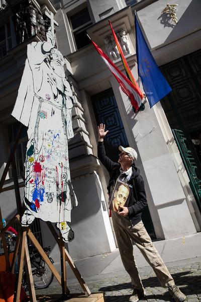"Is this the real life? Is this just fantasy?" Temporäre Kunstprojekte im öffentlichen Raum der Josefstadt (Josefstädter Plätzefest, 18.9.2020) https://www.koer.or.at/projekte/josefstaedter-plaetzefest | Foto: eSeL Foto: eSeL.at - Lorenz Seidler