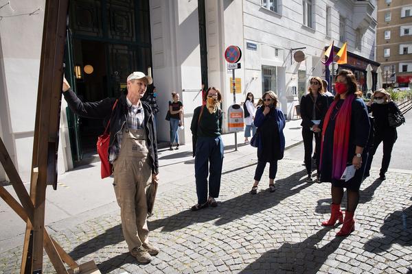 "Is this the real life? Is this just fantasy?" Temporäre Kunstprojekte im öffentlichen Raum der Josefstadt (Josefstädter Plätzefest, 18.9.2020) https://www.koer.or.at/projekte/josefstaedter-plaetzefest | Foto: eSeL Foto: eSeL.at - Lorenz Seidler